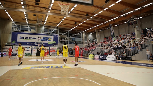 Die Heimstätte der Basketballer des SKN St. Pölten ist aufgrund von Hochwasserschäden bis zumindest Mitte Dezember nicht bespielbar.  (Bild: GEPA/GEPA pictures)