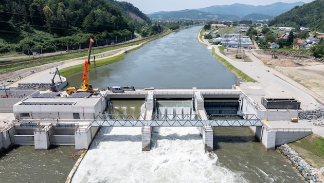 After two and a half years of construction, the Mur power plant in Gratkorn will be connected to the grid on Friday (Bild: Verbund)