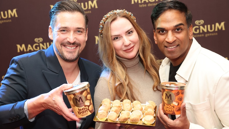 Lust auf den Magnum Genussmoment hatten Andreas Moravec – Moderator (Servus TV/Quizmaster), Niki Osl – Designerin (miss lillys hats) und Ramesh Nair – Musicaldarsteller, Regisseur, Choreograph, Moderator und Schauspieler. (Bild: © Katharina Schiffl)