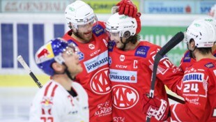 Ex-KAC-Crack Manuel Ganahl (Mi.) trifft am heutigen Freitag mit Graz auf seine ehemaligen Teamkollegen. (Bild: GEPA pictures)