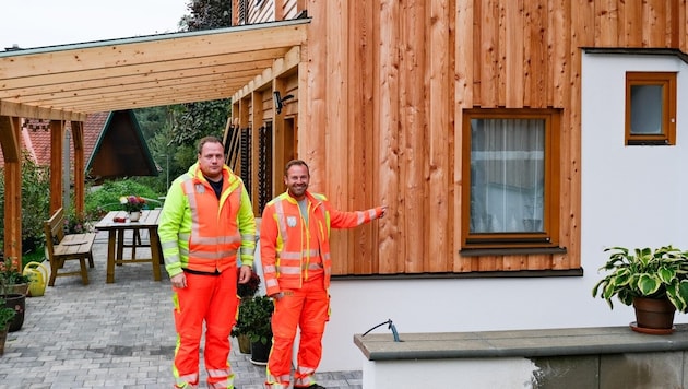 Bei diesem Fenster erwischten die beiden Mitarbeiter die Einbrecher auf frischer Tat. (Bild: Gemeinde Hart bei Graz)