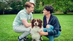 „Heartstopper“: Nick (Kit Honnor, li.) will dem essgestörten Charlie (Joe Locke) helfen, auf andere Gedanken zu kommen. (Bild: © 2023 Netflix, Inc.)