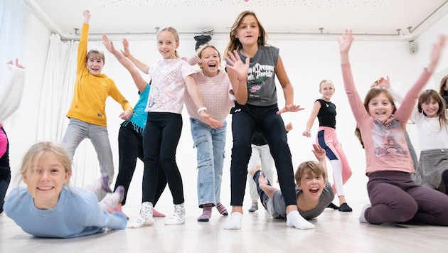 Kids aller Altersklassen lernen in der Musicalschule „Kulturreif“ tanzen, singen und schauspielern.  (Bild: Doris_SEEBACHER)