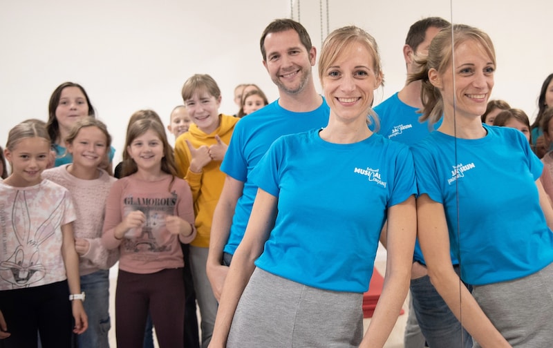 The married couple Birgit and Roland Scheibenreif rehearse daily with children of all ages for the musical stage. If you would like to take part, you can find out more at www.kulturreif.at (Bild: Doris_SEEBACHER)