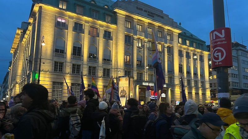 Die Organisatoren rechnen mit einem Personenaufkommen von bis zu 10.000 Demonstrierenden. (Bild: Hannah Tilly)