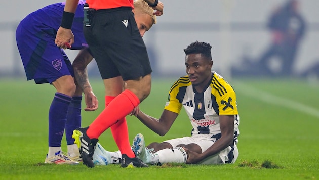 Moses Usor was injured early in the game. (Bild: GEPA/GEPA pictures)