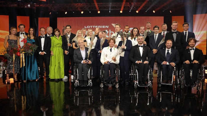 Gruppenbild mit allen Siegern und sonstigen Würdenträgern des Abends