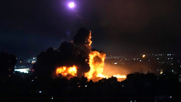 Another heavy attack on Beirut suburbs (Bild: APA/AP)