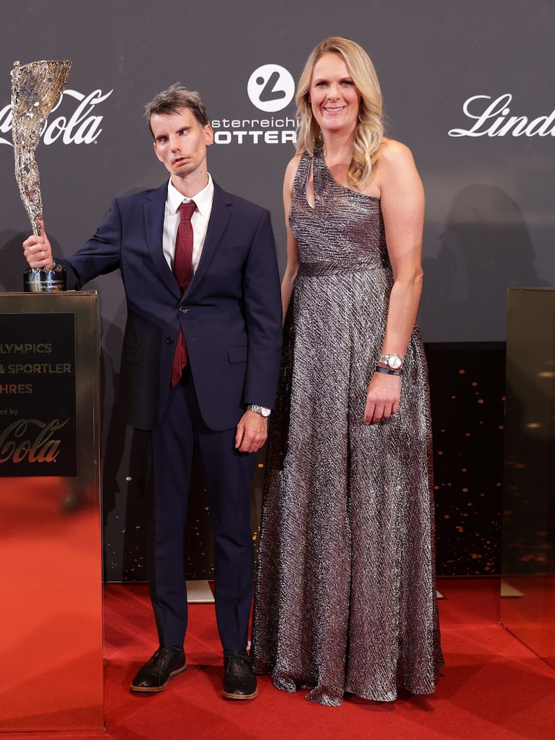 NIKI winner Simon Berchtold with the overall Alpine World Cup winner of the 2006/07 season, Niki Hosp. (Bild: GEPA pictures)