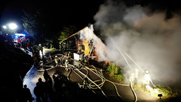 Die Feuerwehren waren im Großeinsatz. (Bild: Maurice Shourot)