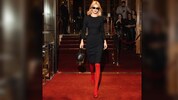 Kendall Jenner sorgte mit diesem Look samt roter Calzedonia-Strumpfhose am Rande der Paris ...