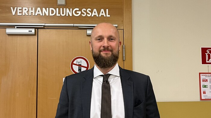 Lawyer Florian Kreiner defends the father-son team.