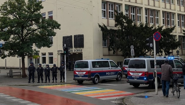 The Otto Gloeckel School in Linz had also received a bomb threat (Bild: Philipp Zimmermann)