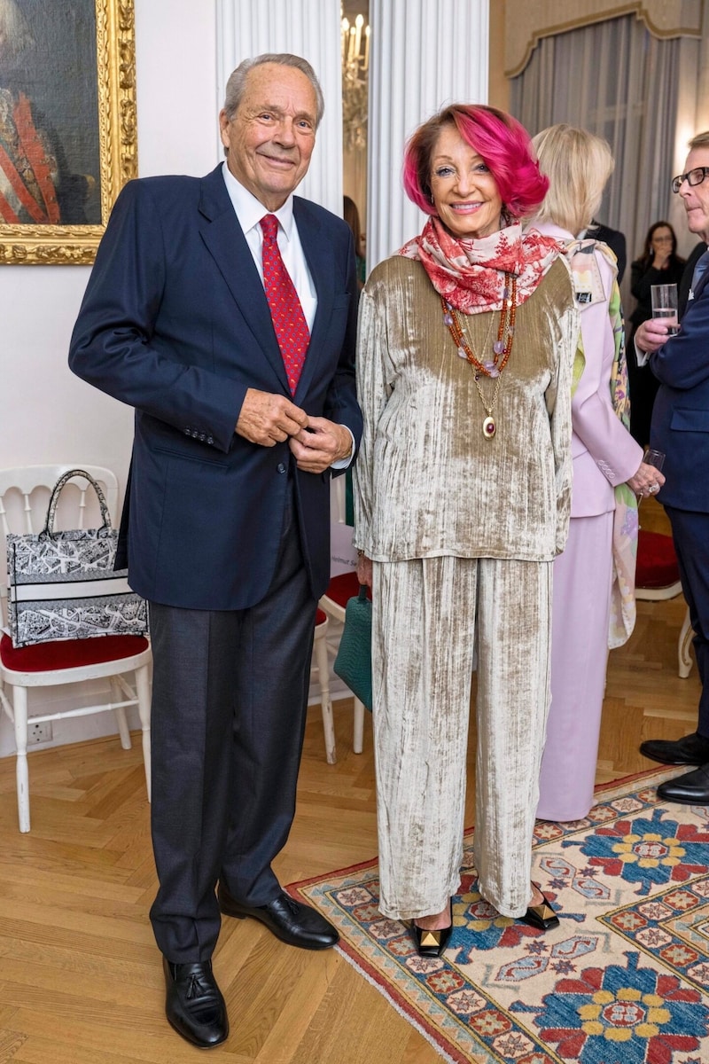 Helmut und Dana Swarovski in der Österreichischen Botschaft in London. (Bild: Nick Harvey)