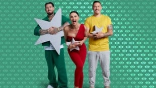 Mike Heiter, Mimi Fiedler und ex-Fußball-Nationalspieler Max Kruse (v.l.) wollen es in der zwölften Staffel von „Promi Big Brother“ wissen. (Bild: Joyn/Marc Rehbeck)