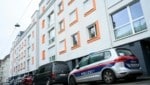 In diesem Haus wurde die 62-Jährige getötet. (Bild: APA/MAX SLOVENCIK)