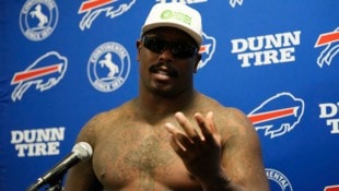 Von Miller wurde für vier Spiele gesperrt. (Bild: AP ( via APA) Austria Presse Agentur/ASSOCIATED PRESS)