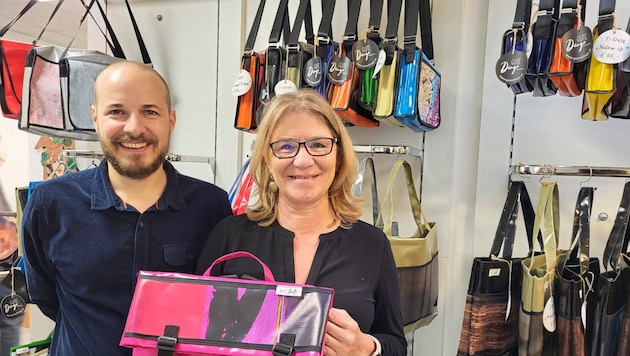 Sonja Mitsche and Kristijan Rehsmann manage the project and the products manufactured can be ordered at: gutedinge.at! (Bild: Christian Krall)