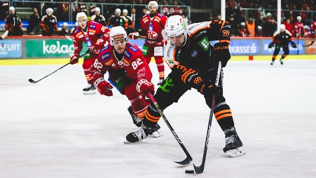 Hora (right) and the 99ers were not rattled by the KAC. (Bild: GEPA pictures)