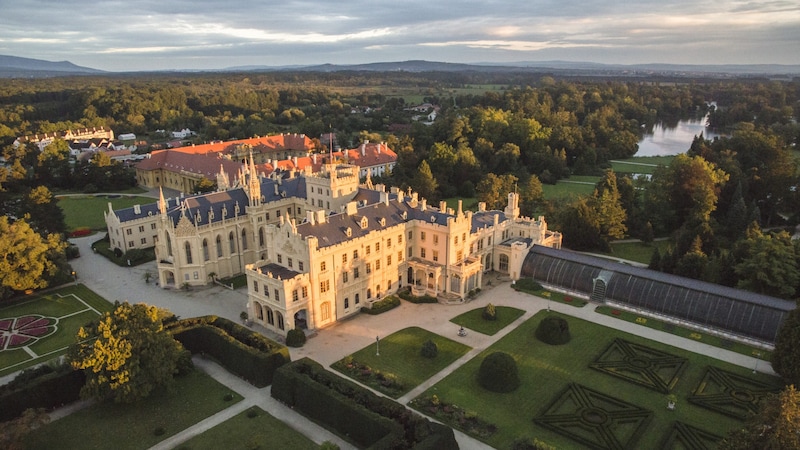 Im Tudor-Stil: Schloss Lednice (Bild: Thomas Hajek)