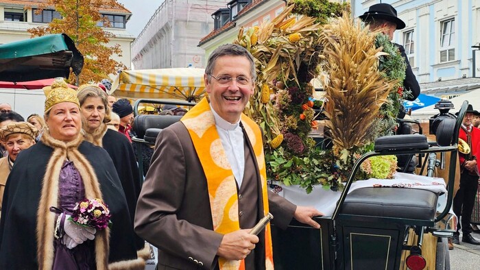 Cathedral priest Peter Allmaier blessed the harvest crown.
