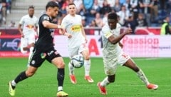 Gazibegovic (l.) gegen Konate – in Graz steigt heute der Gipfel der Champions League-Fighter Sturm und Salzburg. (Bild: GEPA/GEPA pictures)