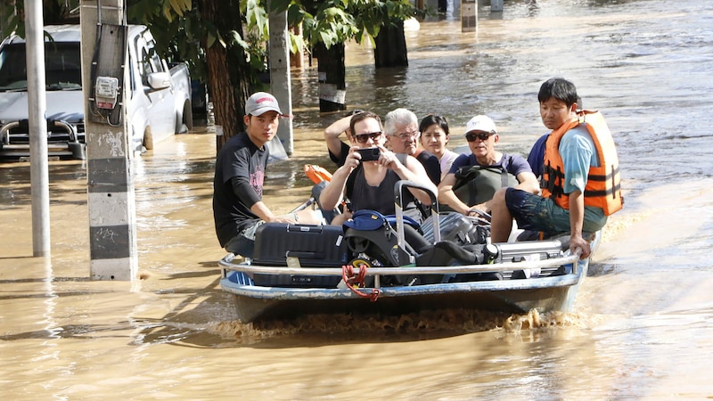 Die Menschen rund um Chiang Mai sollen in Sicherheit gebracht werden. (Bild: AP)