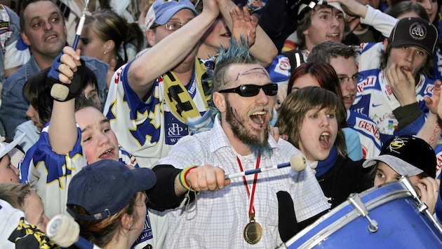 Markus Peintner at the VSV championship celebration 2006 - this Sunday he will help out as assistant coach at the KAC. (Bild: GEPA pictures)