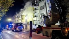 The Weiz municipal fire department was able to rescue eight people from the apartment building. (Bild: Stadtfeuerwehr Weiz)