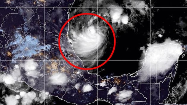 Der Tropensturm „Milton“ (rot markiert) wütet derzeit im Westen des Golfs von Mexiko.  (Bild: NOAA)