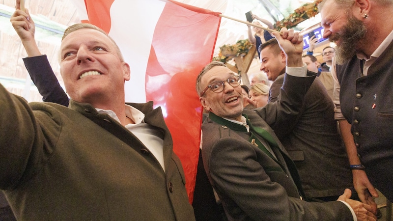 FPÖ on the rise: Mario Kunasek (left) could become the new Styrian governor. Herbert Kickl wants to become chancellor. (Bild: APA/ERWIN SCHERIAU)