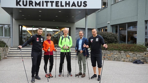 Reinfried Herbst ( l.) und Manfred Pranger (r.) mit Geschäftsführer Andreas Leitner (2.v.r.) bewegten und begeisterten die Reduce-Gäste. (Bild: Carina Fenz)