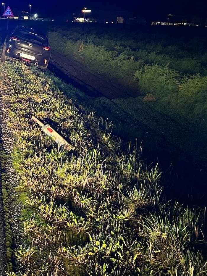 Der Wagen der Frau drohte über die Böschung abzustürzen