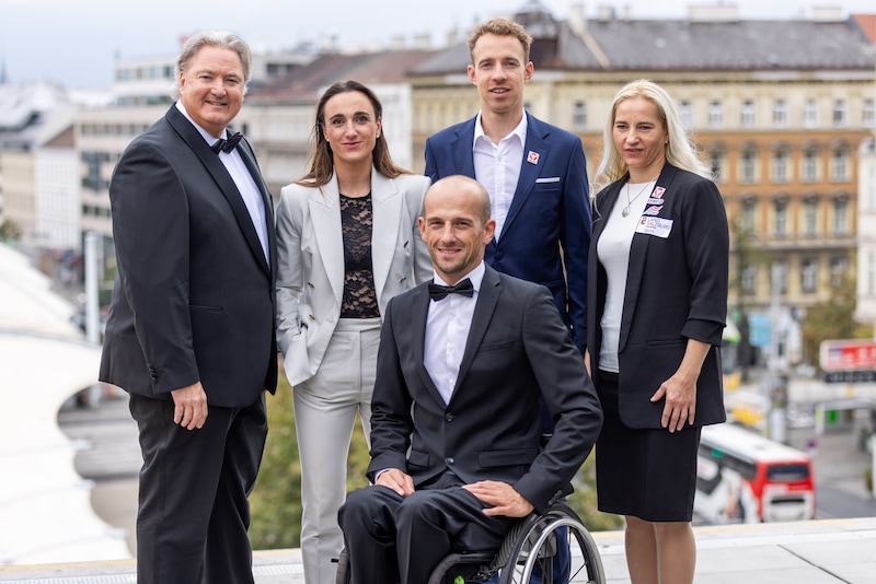 Erwin van Lambaart with the medal winners Vadlau, Frühwirth, Mähr and Eder (from left). (Bild: Christian Husar)