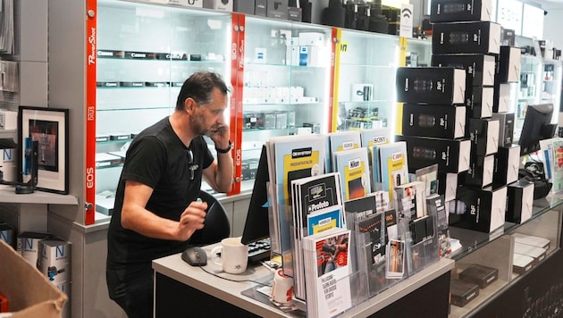 This photo store in Graz-Jakomini was hit by burglars on Monday night. (Bild: Sepp Pail)