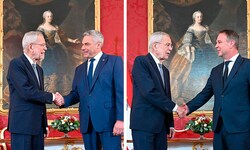 Karl Nehammer war als Zweiter beim Vieraugengespräch mit Bundespräsident Van der Bellen in der ...