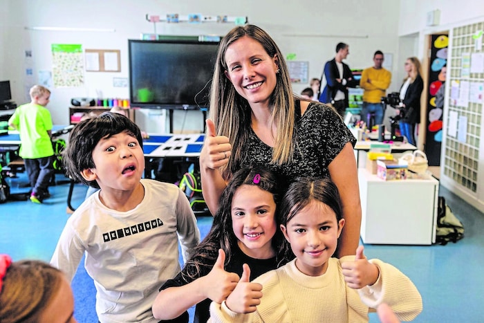 Klassenvorstand Lisa-Marie Niefergall und ihre Schülerinnen und Schüler sind absolute Fans der ...