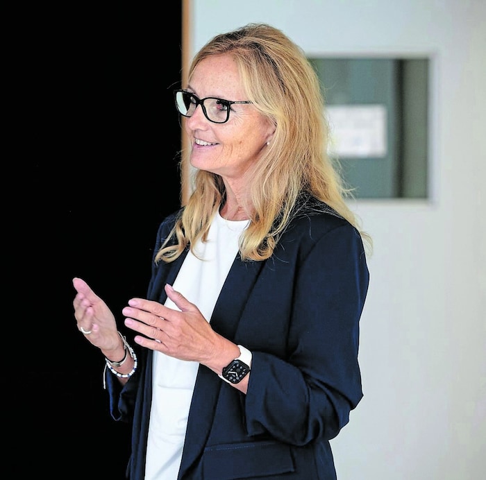 Direktorin Regina Neumaier hielt fest: „Solche Projekte sind ein Aufrrag für die Regierung. Man ...