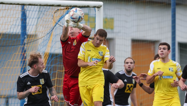 There was plenty to do for the goalkeepers on both sides (Bild: Richard Purgstaller)