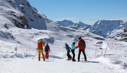 Schneeenthusiasten zieht es um eine Woche früher aufs Kitzsteinhorn in Kaprun (Bild: Hölzl Roland)