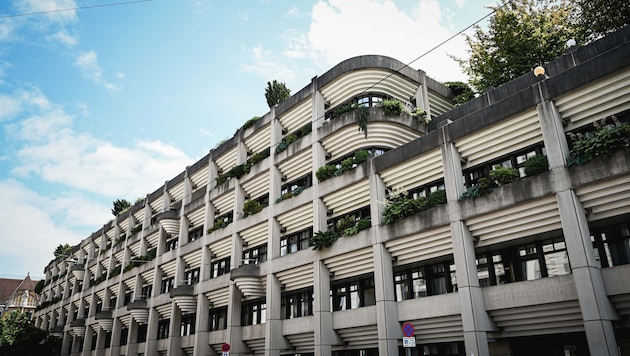 A "megastructure" in the spirit of the 1960s and 1970s - the outer facades of the five-storey reinforced concrete building consist of 6700 prefabricated concrete elements and 2120 windows. (Bild: Markus Wenzel)