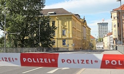 Nach der Serie von Bombendrohungen in ganz Österreich steht nun fast: Der 20-jährige Schweizer ...