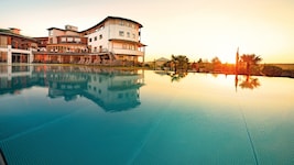 Infinity-Sportpool (Bild: Hotel Larimar)