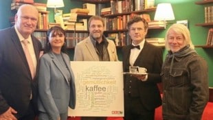 Landtmann-Chef Bernd Querfeld, Innungsvize Alexandra Psichos-Prankl, Innungsobmann Wolfgang Binder, Manuel Rubey als Ober, Werber Thomas Kratky (Bild: Bartel Gerhard)