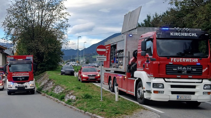 Several fire departments from the surrounding area were on site. (Bild: ZOOM Tirol/Krone KREATIV)