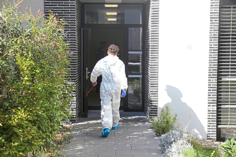 Forensics at the Bloch-Bauer-Promenade in Favoriten. (Bild: Jöchl Martin)