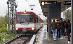 Künftig bleibt der Lokalbahn-Express im Frühverkehr zwei Mal in Weitwörth-Nussdorf stehen.