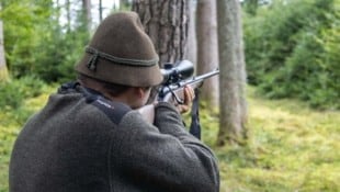 Dass Jäger beim Wildern erwischt werden, kommt nicht allzu häufig vor. (Symbolbild) (Bild: Scharinger Daniel/Pressefoto Scharinger © Daniel Scharinger)