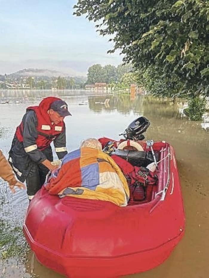 Dramatische Szenen haben sich in der Nacht auf 9. Juni am Burger Stausee abgespielt. Einige Camper mussten sogar mit Feuerwehr-Booten vor den Wassermassen gerettet werden. 