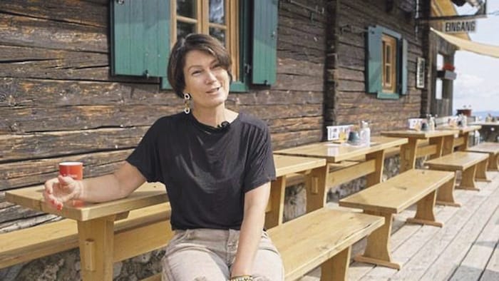 Die Alte Zollhütte ist das Reich von Sabine Kolar. Seit einem halben Jahrhundert arbeitet sie auf der Petzen. 